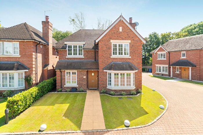 4 Bedroom Detached House For Sale In Homelands, Winkfield, SL4