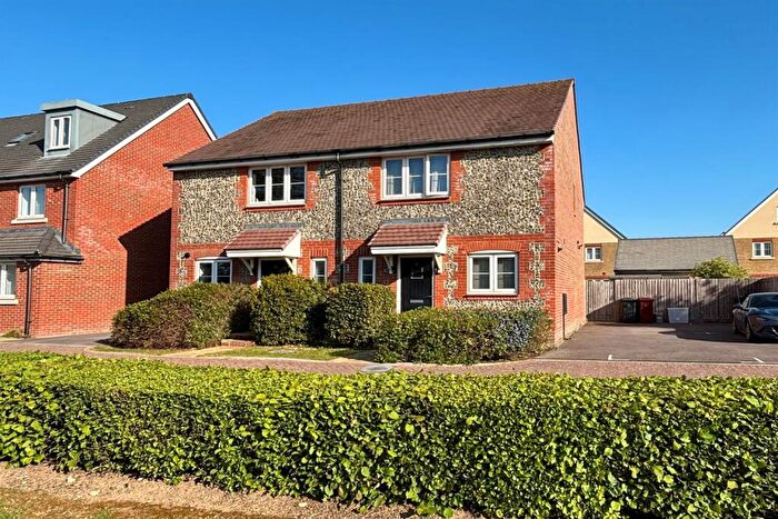 2 Bedroom Semi-Detached House To Rent In Heron Close, Chichester, PO20