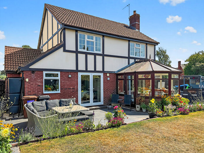 4 Bedroom Detached House For Sale In Wheatfield Close, Cullompton, Devon, EX15