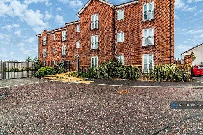 2 Bedroom Flat To Rent In Warden Street, Manchester, M40