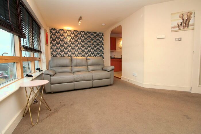 2 Bedroom Flat To Rent In Sherman Road, Bromley, BR1