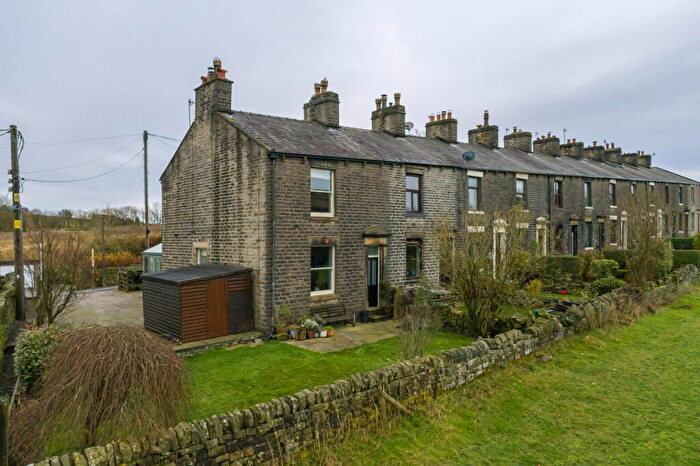 3 Bedroom End Of Terrace House For Sale In West View, Delph, Saddleworth, OL3