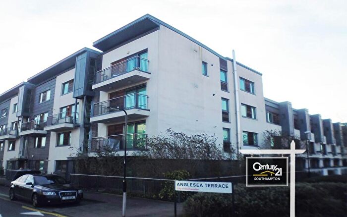 2 Bedroom Flat To Rent In |Ref: |, Anglesea Terrace, Southampton, SO14