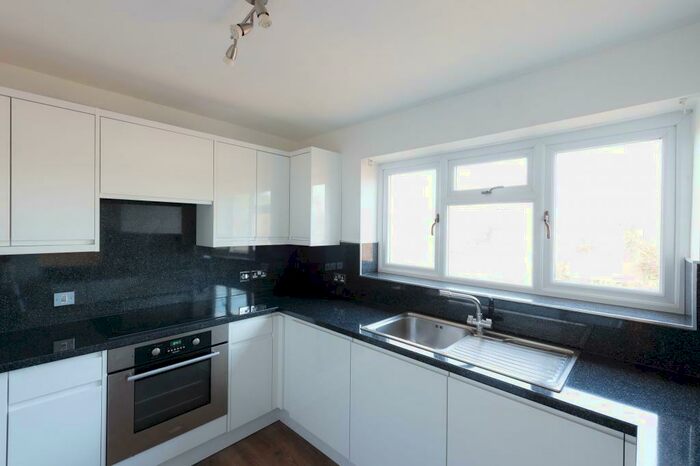 3 Bedroom Maisonette To Rent In A Gordon Road, Shenfield, Brentwood, Essex, CM15