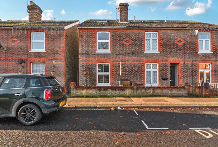 3 Bedroom End Of Terrace House For Sale In Charlesfield Road, Horley, Surrey, RH6