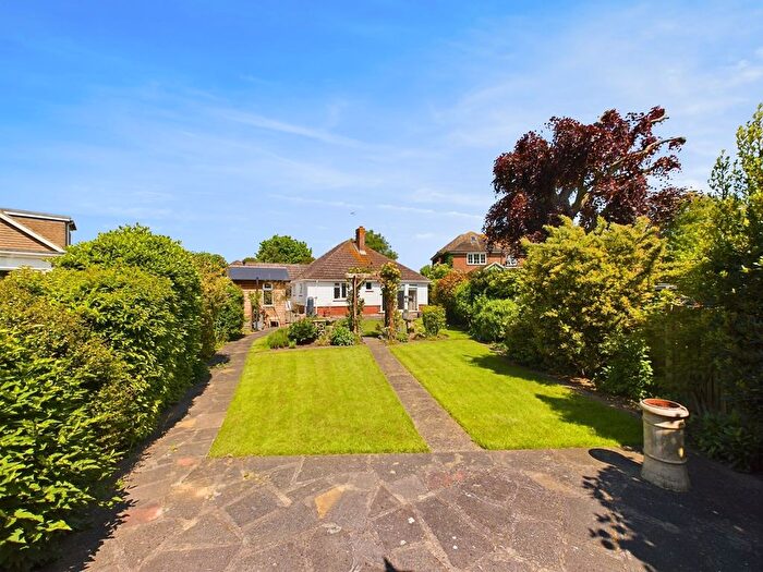 2 Bedroom Detached Bungalow For Sale In Stanley Road, Broadstairs, CT10