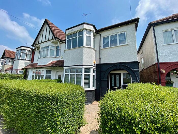 1 Bedroom Maisonette To Rent In The Gardens, Harrow, HA1