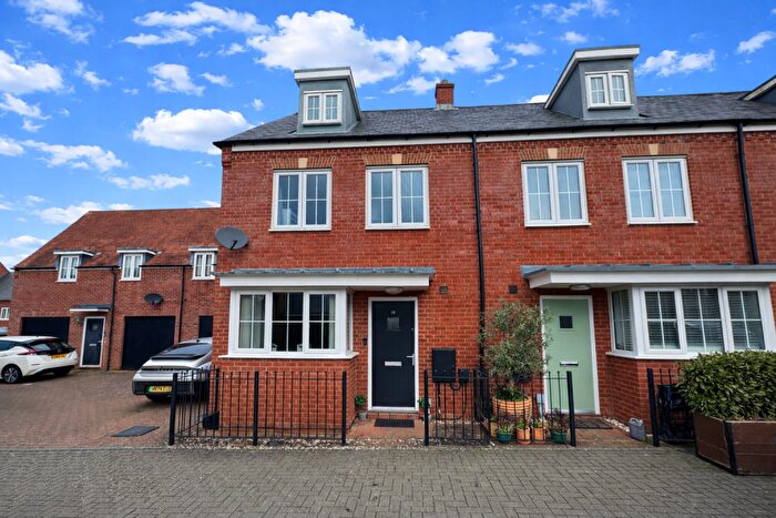 4 Bedroom Town House For Sale In Turnside Street, Buckingham, MK18