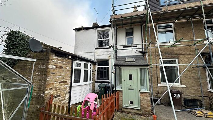 2 Bedroom Terraced House To Rent In Highfield Road, Idle, Bradford, BD10