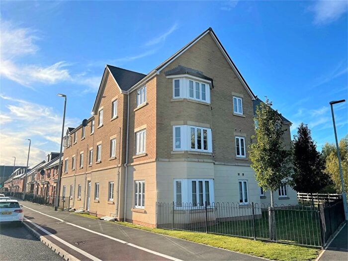 2 Bedroom Flat To Rent In Mill House Road, Norton Fitzwarren, Taunton, TA2