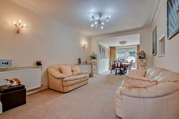 5 Bedroom Semi-Detached House For Sale In Wembley Park Drive, Wembley, HA9