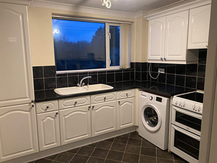 2 Bedroom Apartment To Rent In Penncricket Lane, Oldbury, West Midlands, B68