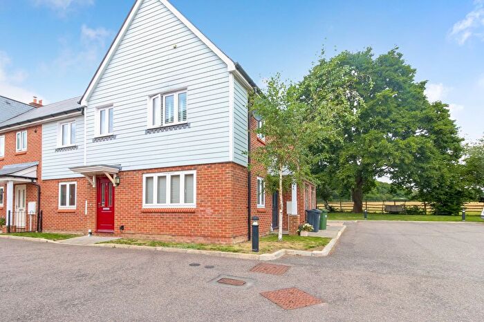 2 Bedroom Flat For Sale In Oakwood Close, Five Ash Down, TN22