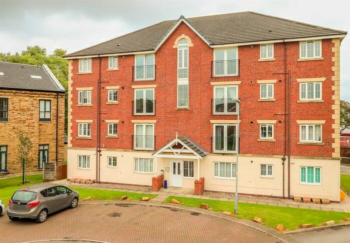 2 Bedroom Flat To Rent In Moorcroft, Ossett, WF5