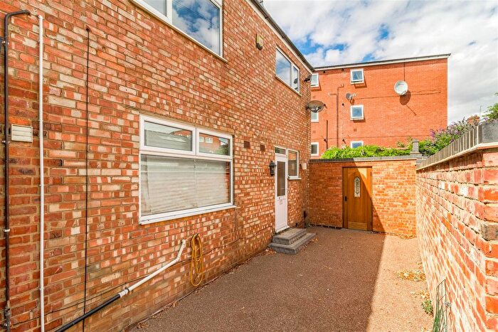 2 Bedroom Property To Rent In Midland Road, Wellingborough, NN8