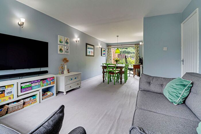 3 Bedroom Terraced House For Sale In Sherwoods Rise, Harpenden, Hertfordshire, AL5