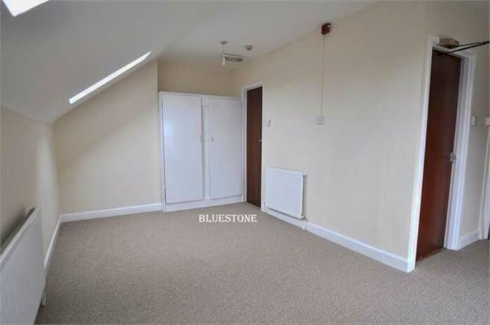 1 Bedroom Flat To Rent In Ombersley Road, Handpost, NP20