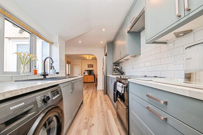 3 Bedroom Semi-detached House For Sale In Reading Road, Ipswich, IP4
