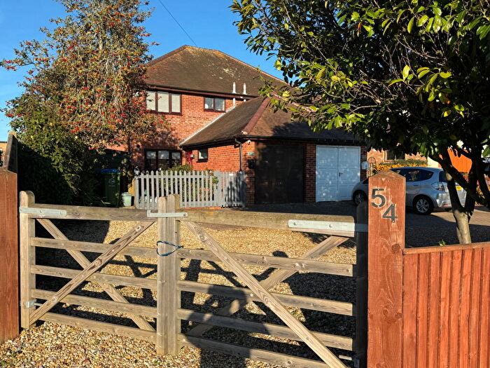 3 Bedroom Semi Detached House For Sale In Vicarage Road, Winslow, MK18