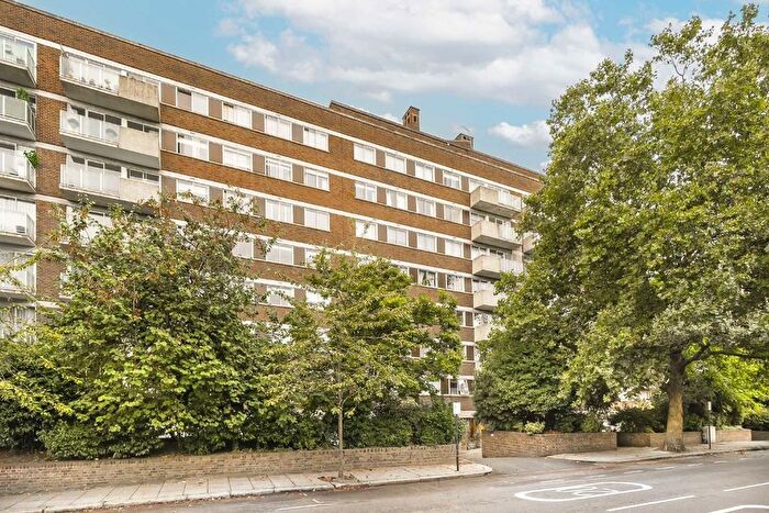 3 Bedroom Flat To Rent In Warwick Gardens, Kensington, W14