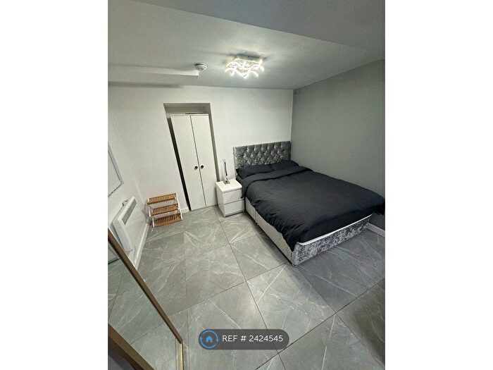 Studio To Rent In Greenbank Road, Allerton, Bradford, BD15