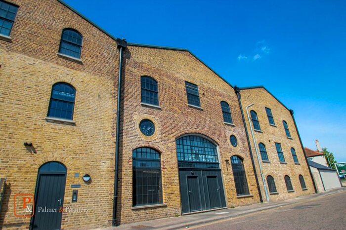 2 Bedroom Apartment To Rent In Maponite Buildings, Hawkins Road, Colchester, Essex, CO2