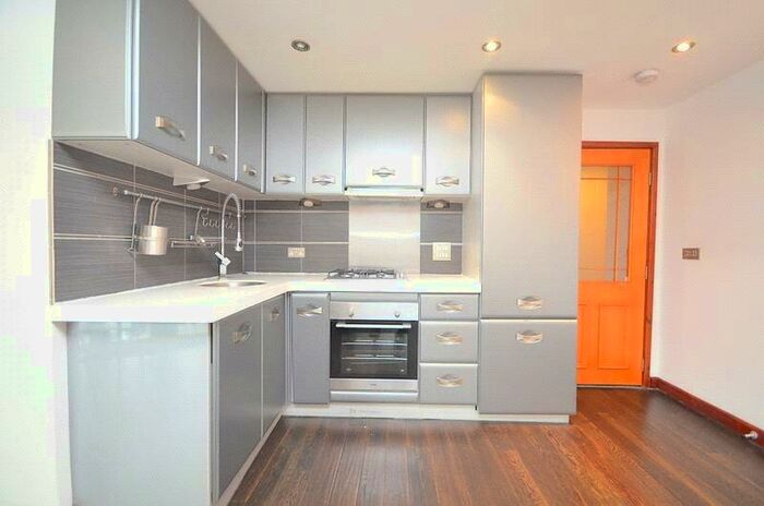 1 Bedroom Apartment To Rent In Horizon Building, South Woodford, E18