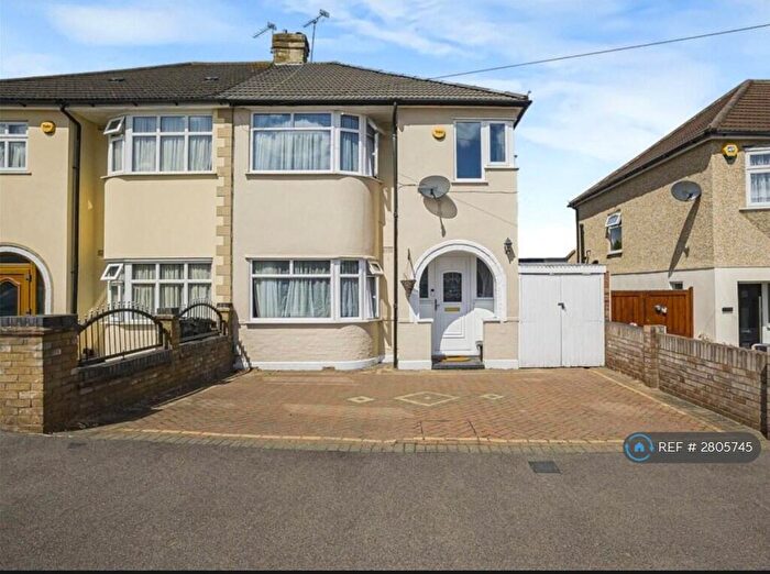 4 Bedroom Semi Detached House To Rent In North Road, Dartford, DA1