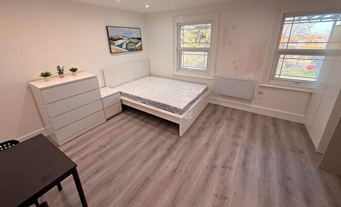 Flat To Rent In Kings Road, Reading, RG1