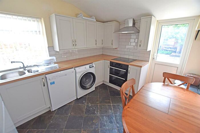 3 Bedroom Terraced House For Sale In Heathfield Road, Heath/Gabalfa, Cardiff, CF14