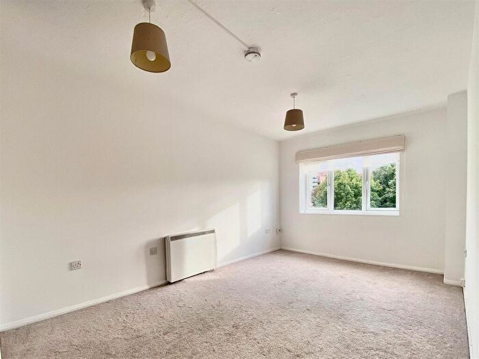 1 Bedroom Apartment To Rent In Eagle Drive, London, NW9