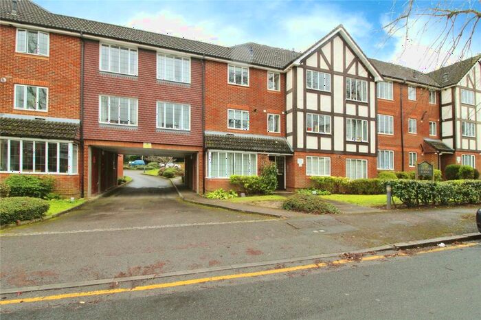 2 Bedroom Flat To Rent In Devonshire Road, Sutton, Surrey, SM2