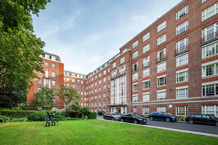 2 Bedroom Apartment For Sale In Eyre Court, - Finchley Road, London, NW8