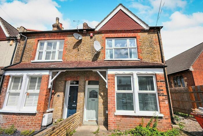 2 Bedroom End Of Terrace House To Rent In Nightingale Lane, Bromley BR1