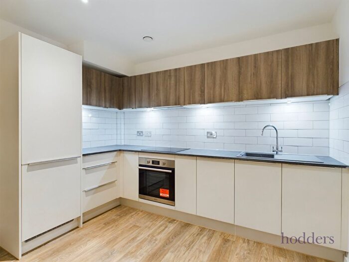 1 Bedroom Flat To Rent In London Road, Staines-Upon-Thames, Surrey, TW18