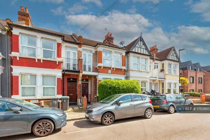 2 Bedroom Flat To Rent In St. Margarets Avenue, London, N15