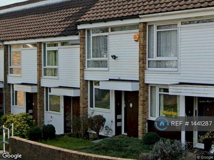 2 Bedroom Terraced House To Rent In Alpine Close, Croydon, CR0