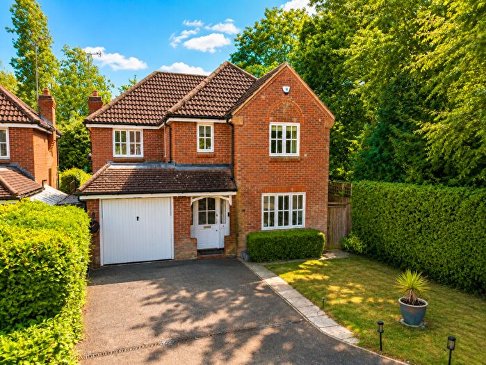 4 Bedroom Detached House For Sale In Cedar Walk, Welwyn Garden City, AL7