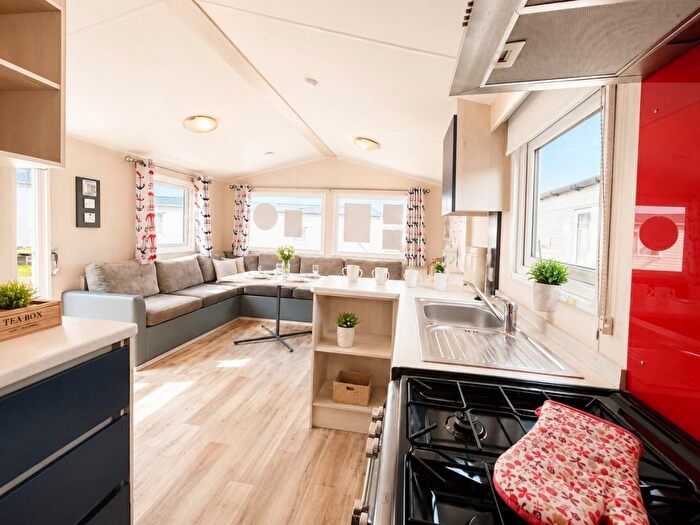 3 Bedroom Mobile/park Home For Sale In Leysdown Road, Leysdown-On-Sea, Sheerness, ME12
