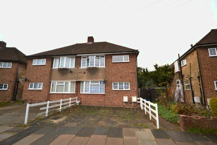 2 Bedroom Maisonette To Rent In Bramley Close, Whitton, Twickenham, TW2