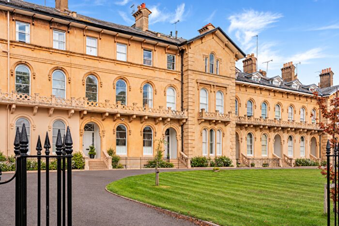 3 Bedroom Flat For Sale In Lypiatt Lane, Cheltenham, GL50