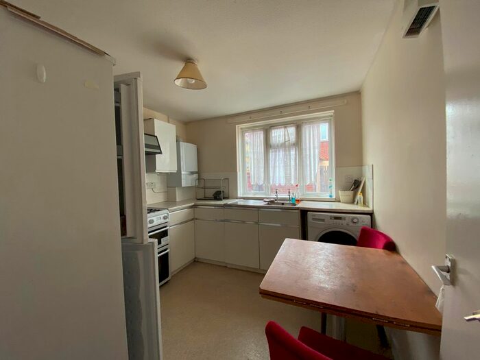 2 Bedroom Flat To Rent In St. Faiths Road, Portsmouth, PO1
