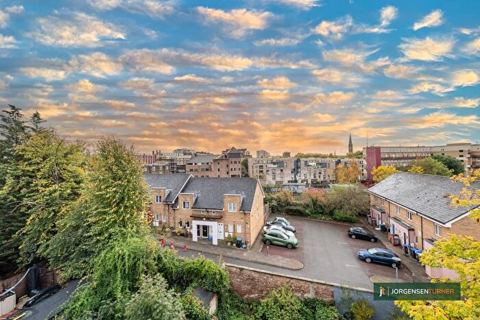 1 Bedroom Flat To Rent In Brondesbury Villas, Queens Park, London, NW6