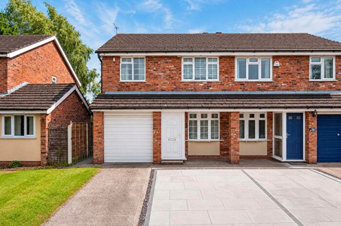 3 Bedroom Semi-Detached House For Sale In Warburton Lane, Partington, Manchester, M31
