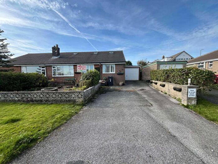 4 Bedroom Semi-Detached Bungalow For Sale In Norton Drive, Halifax, HX2