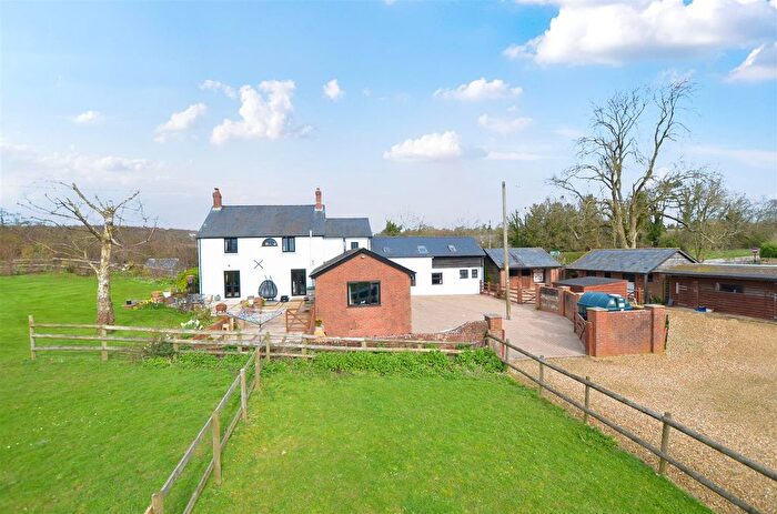 6 Bedroom Equestrian Property For Sale In Drove End, Martin, Fordingbridge, SP6