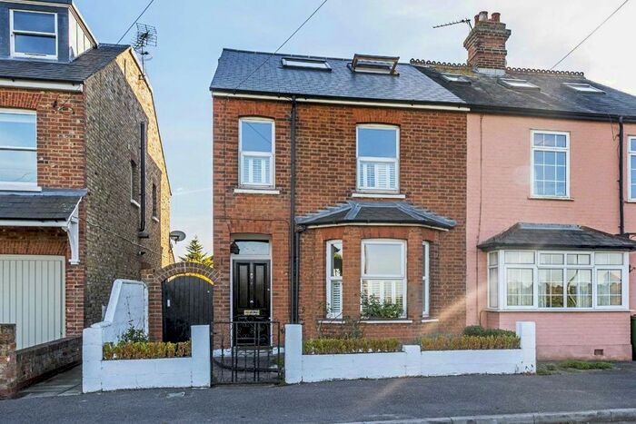 5 Bedroom Property To Rent In Halliford Road, Sunbury-On-Thames, TW16