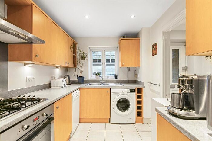 3 Bedroom End Of Terrace House For Sale In Farrier Place, Sutton, SM1
