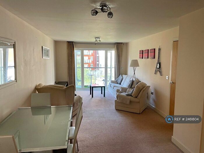 2 Bedroom Flat To Rent In Oceana Boulevard, Southampton, SO14