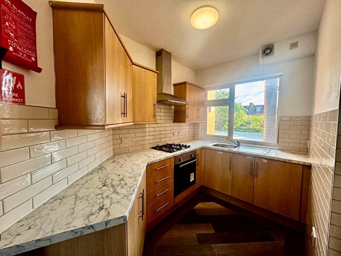 4 Bedroom Flat To Rent In Albert Road, Southsea, PO4